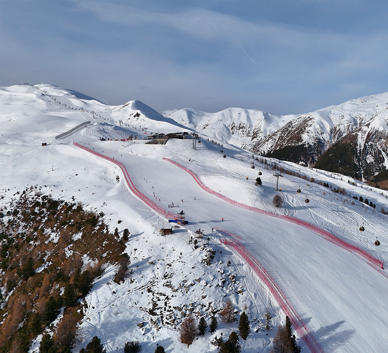 LIVIGNO MAKES ITS DEBUT WITH THE LAST SUPER-G OF THE YEAR. AZZURRI AIM FOR A BIG WIN BEFORE THE OLYMPIC GAMES